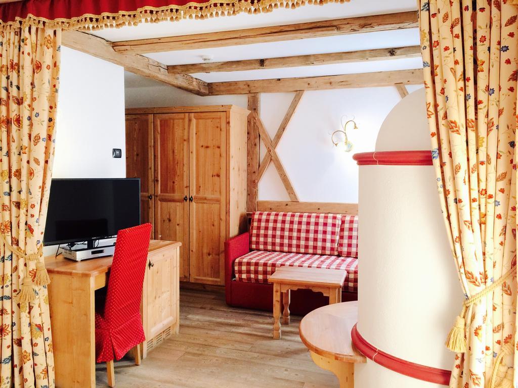 Hotel Laurin Canazei Quarto foto