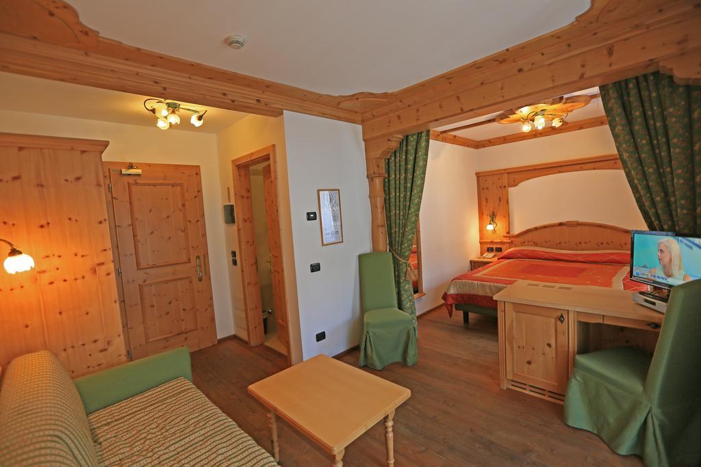 Hotel Laurin Canazei Quarto foto